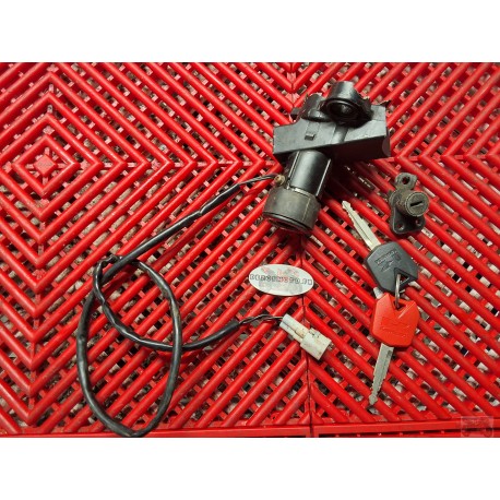 Neiman + serrure de selle + 2 clés pour Z750 07-14