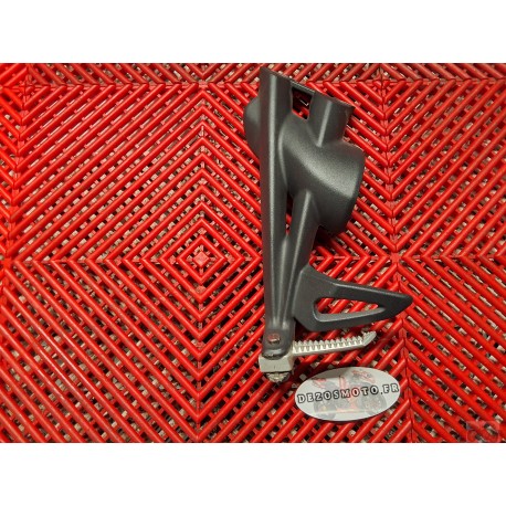 Platine arrière gauche de Triumph 675 street triple 2007 à 2012 *