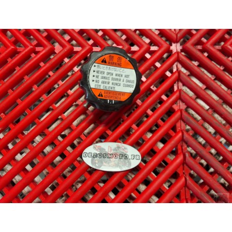 Bouchon de radiateur de 650 sv 