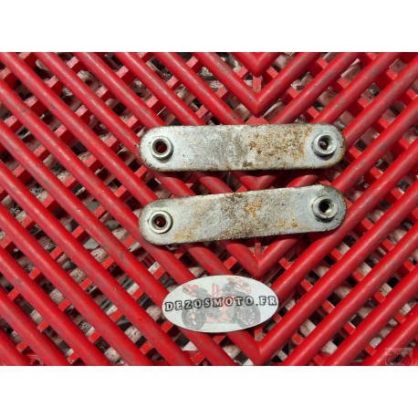 Fixations de garde boue avant pour BT1100 Bulldog 01-07