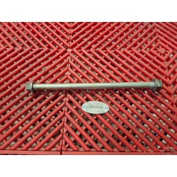 Axe de roue avant CBR 125 R 11-16 