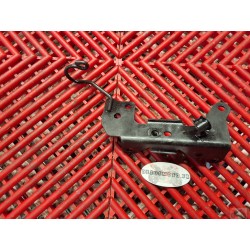 Passe câble sur té de fourche CBR 125 R 11-16 