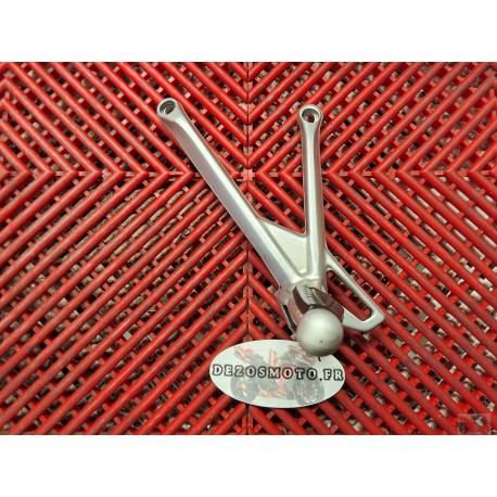 Platine repose pied arrière gauche de 502 TRK 16-22
