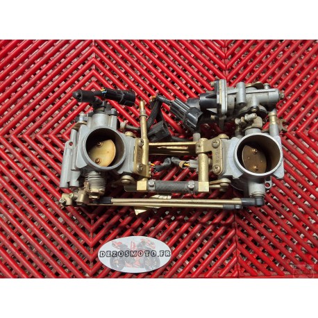 Rampe d'injection 650 sv 2003 *