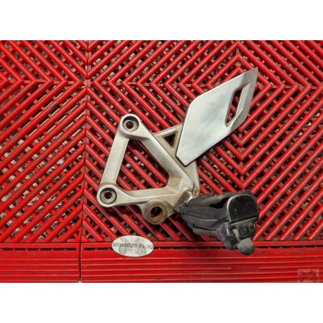 Platine avant gauche CBR 125 R 11-16 *