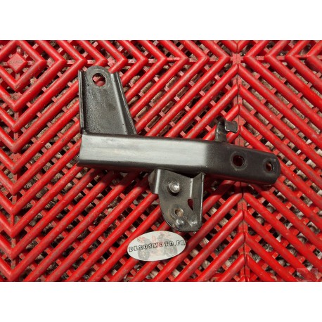 Renfort de cadre vertical droit CBR 125 R 11-16 