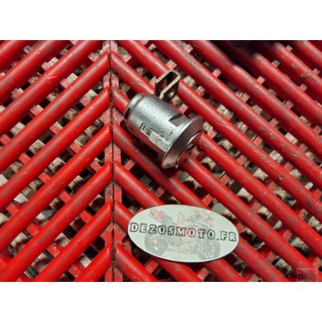 Serrure de selle de 1300 GSXR HAYABUSA 99-07