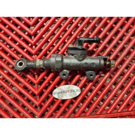 Maitre cylindre grippé de frein arrière pour CBR 1000 04-05