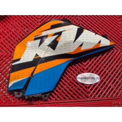 Coque reservoir droite de KTM 125 Duke 11-16