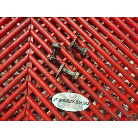 Fixations de ventilateur de radiateur de KTM 125 Duke 11-12