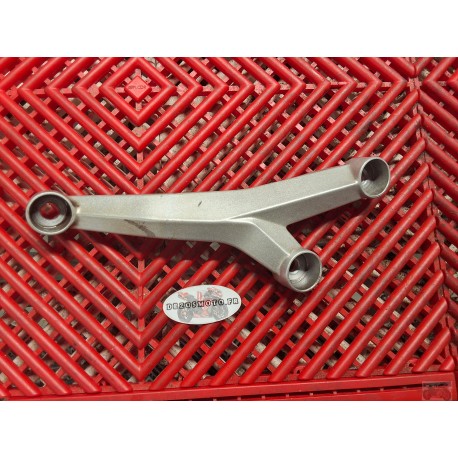 Support moteur gauche de KTM 125 Duke 11-16 *