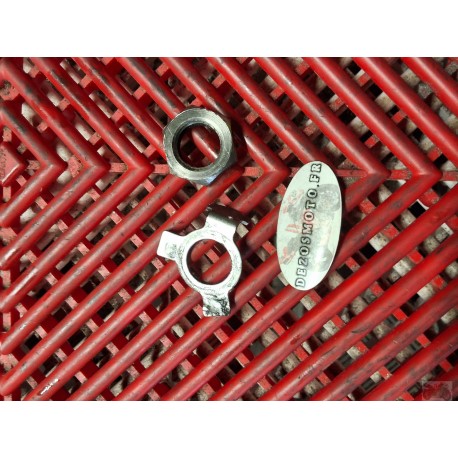 Ecrou d'embrayage pour 640 Duke II 98-07