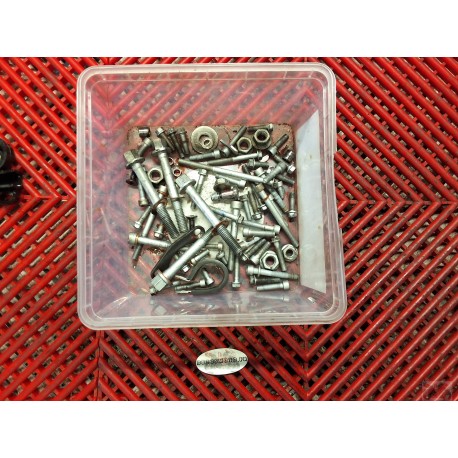 Visserie moteur pour 640 Duke II 98-07