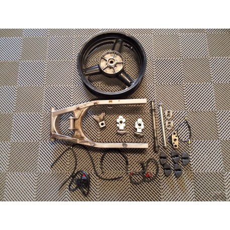 Lot de pièces Suzuki 600 bandit 2001-2004