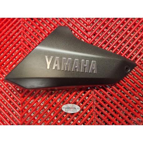 Cache lateral gauche pour MT09 13-16