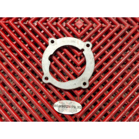 Fixation support de pompe à essence pour MT09 2013