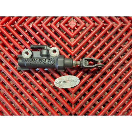 Maitre cylindre de frein arrière BREMBO de MT09 2013-2016