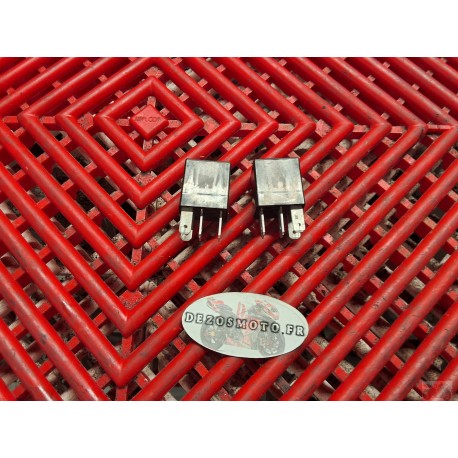 Lot de 2 relais Ducati 620 Monster 2002-2006