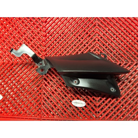 Plastique de flan droit pour R6 03-05