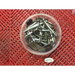 Visserie moteur de R6 03-05