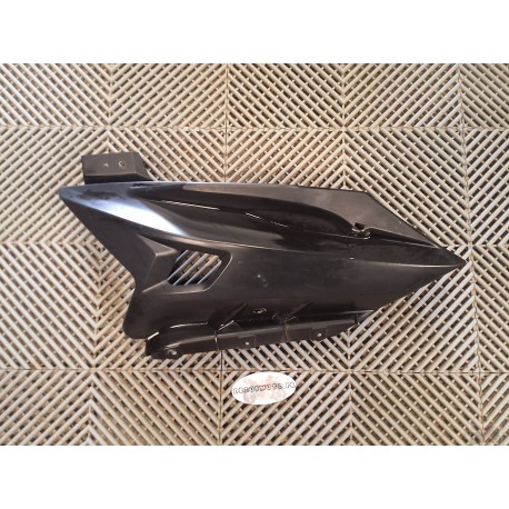 Intermediaire de carénage droit pour YZF R125 08-13 *