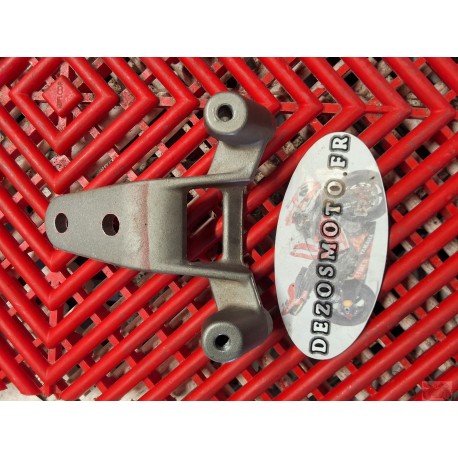 Fixation avant de réservoir de 944 ST2 Ducati 