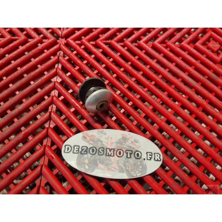 Fixation d'échappement de 944 ST2 Ducati 