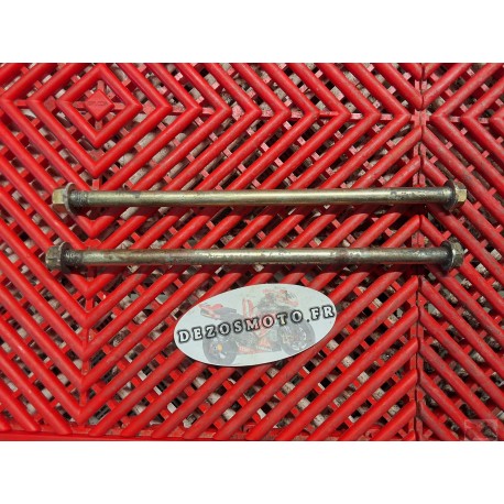 Axes de fixation moteur de 944 ST2 Ducati 