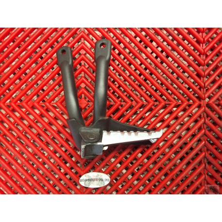 Platine repose pied passager gauche pour MT03 2007