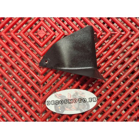 Cache plastique gauche d'interieur de tête de fourche 650 SVS 2003-2009
