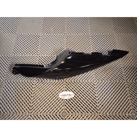 Coque arrière gauche noire 650 SV 2005