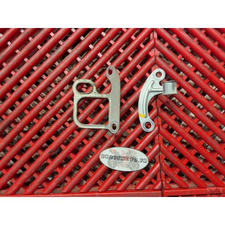 Pattes de fixation sous pompe a essence pour CBR 1000 04-07